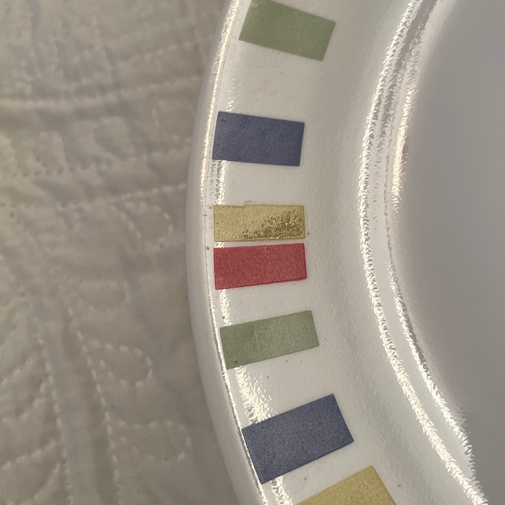 Set of 6 CORELLE MEMPHIS Dinner Plates with Colorful Border 10 1/4” Each - Picture 8 of 9